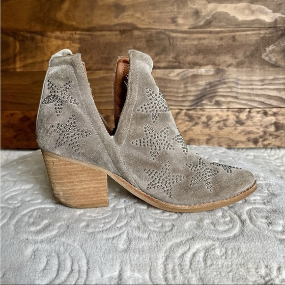 Jeffrey Campbell Asterial Booties Sz 8 Taupe Suede Star Studded Rock Western - Picture 5 of 16